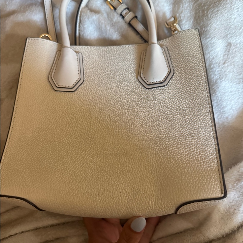 Michael Kors medium Mercer pebbled leather Cream Satchel with Gold Accents - Picture 2 of 5